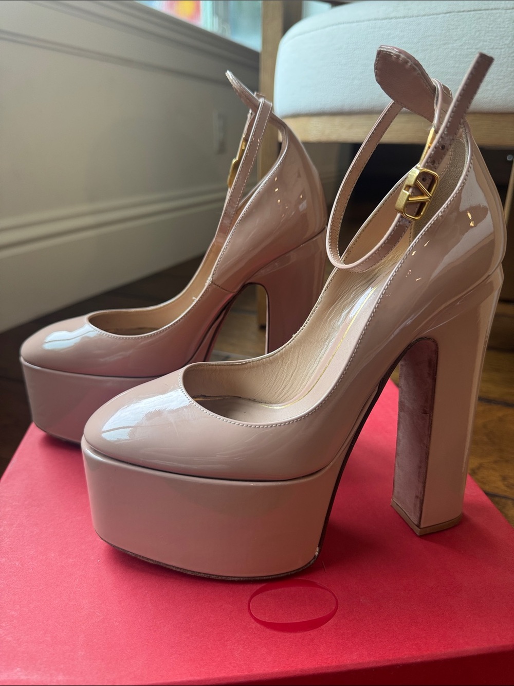 Valentino Rockstud Patent Platform Pumps EU 371⁄2